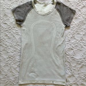 Lululemon swiftly t-shirt size 4